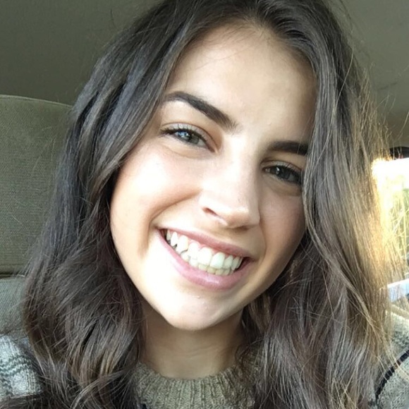 Meet your Posher, Olivia - Picture 1 of 1